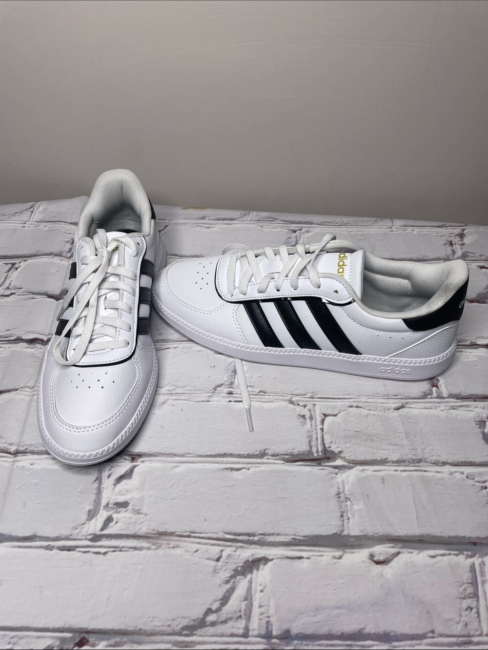 Adidas Breaknet Sleek White Sneakers with Black Accents Classic Casual Shoes